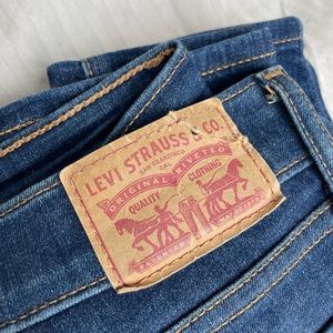 LEVI’S 710 Super Skinny Jeans